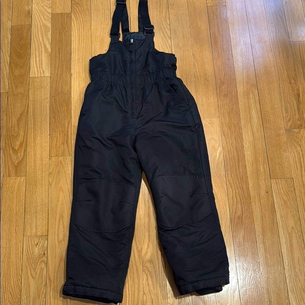 Faded Glory black bib snowpants size small (6-7) .